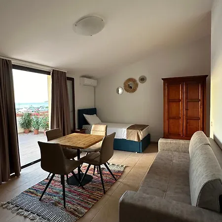 شقة Delmar Aparment's Orikum فلورا