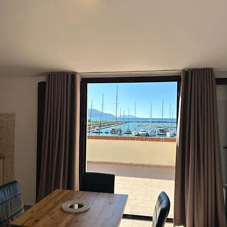 Delmar Aparment's Orikum شقة فلورا